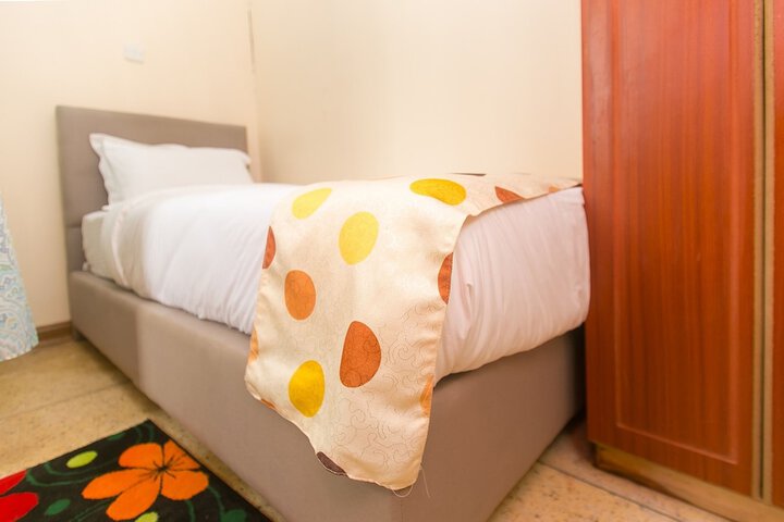 Room 32 of 163