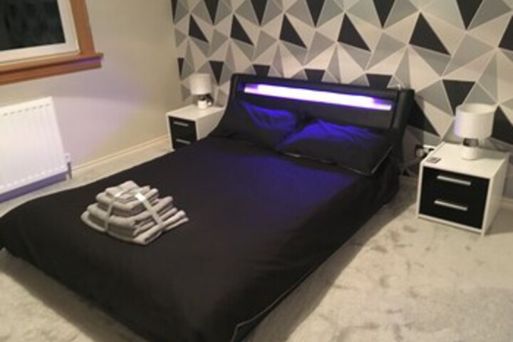 Room 13 of 28