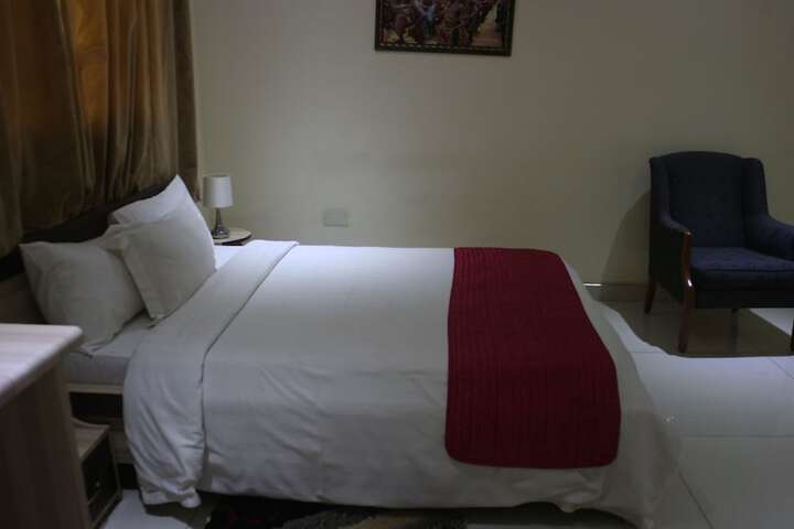 Room 8 of 37