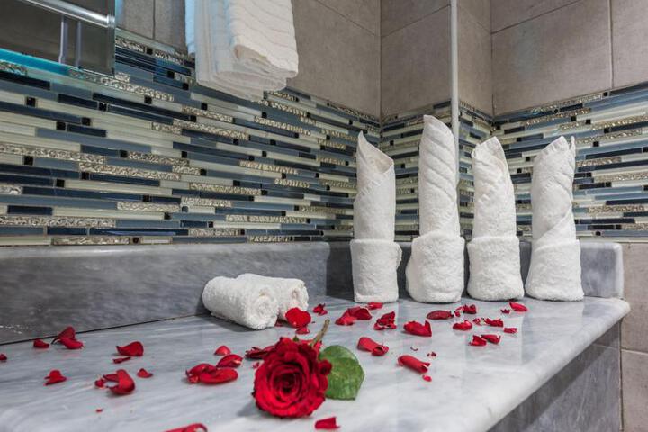 N PLATINUM HOTEL
