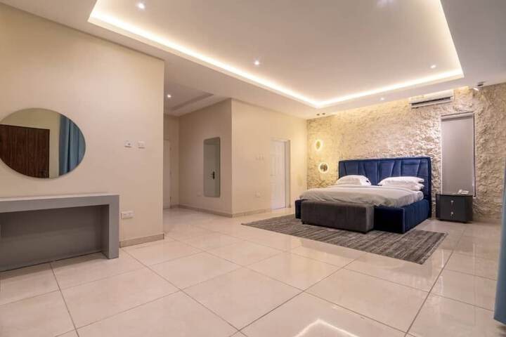 Room 16 of 31