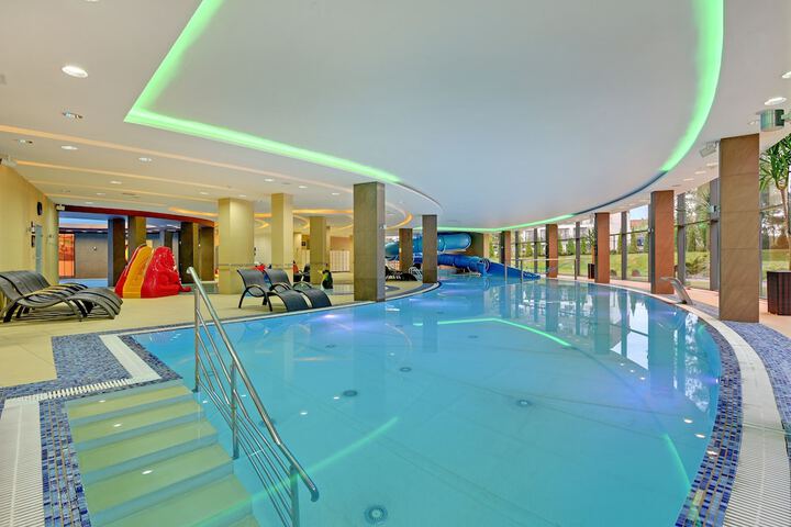 Pool 27 of 70