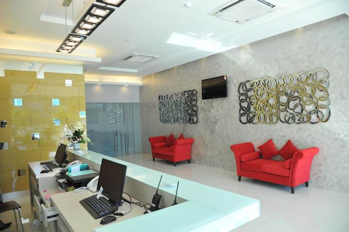 Entrance & Lobby