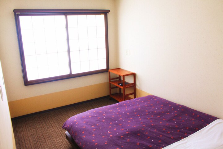 Room 9 of 64