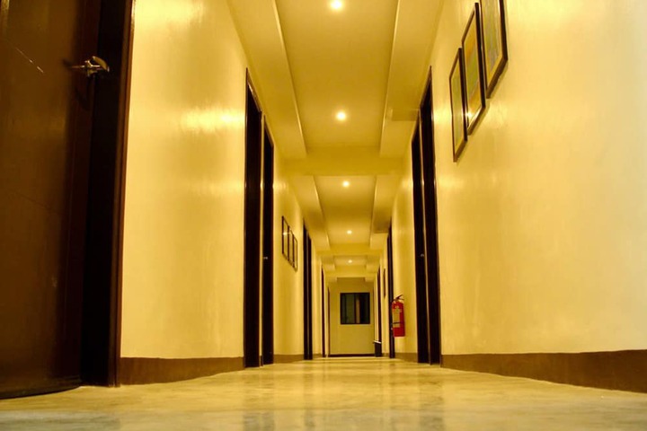 Ballroom/Hall 30 of 36