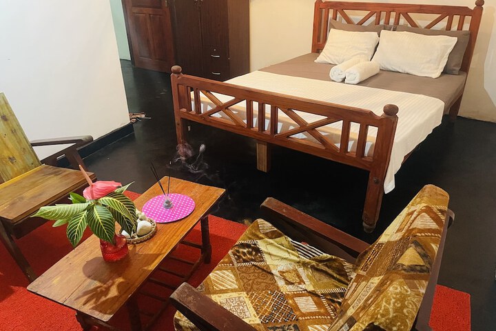 Room 7 of 33