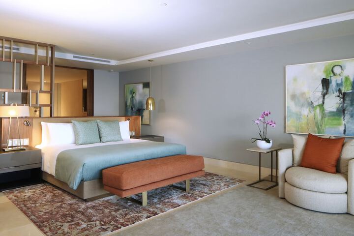 Room 4 of 103