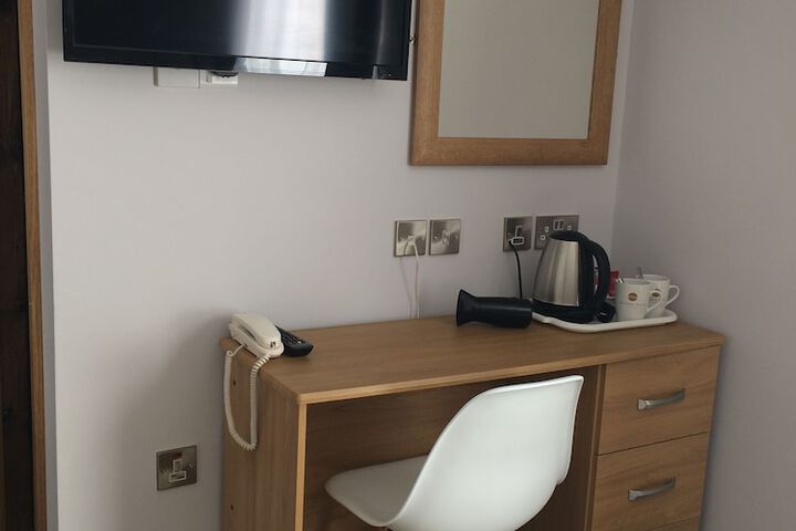 Room 49 of 102