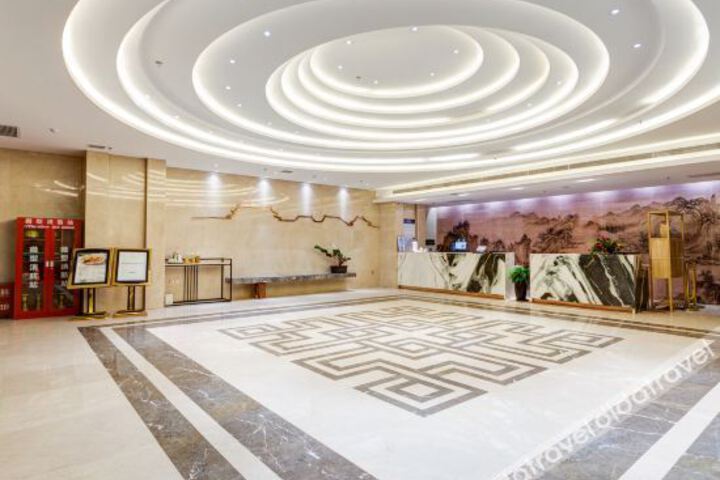 Hotel Interior 10 of 27