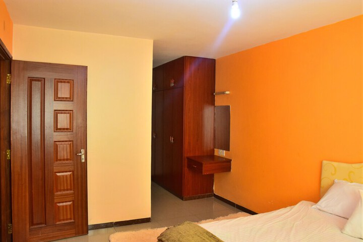 Room 10 of 90