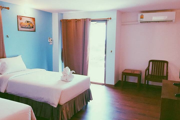 Room 10 of 101