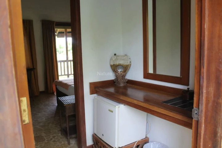 Room 3 of 98