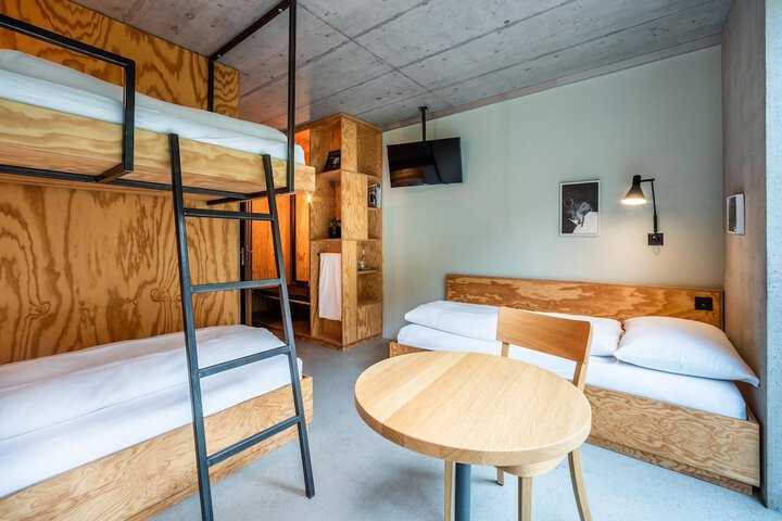 Room 12 of 21