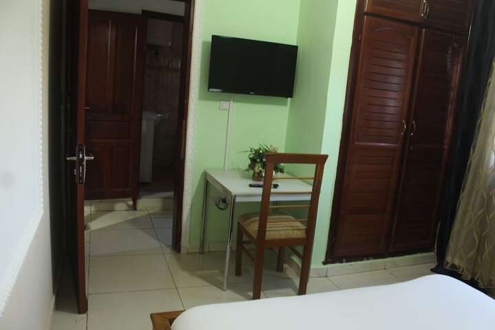 Room 11 of 24