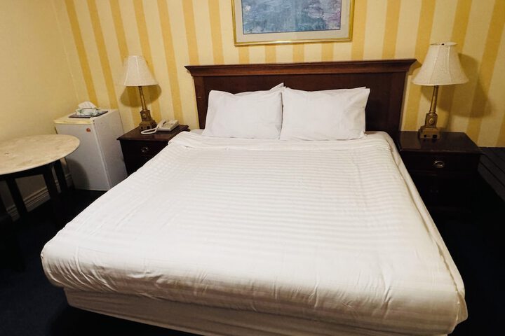 Room 35 of 77