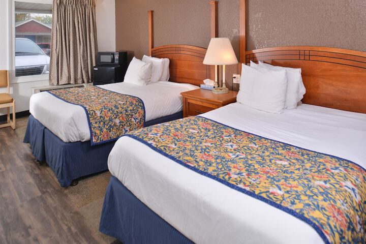 2 Double Beds (1 of 14)