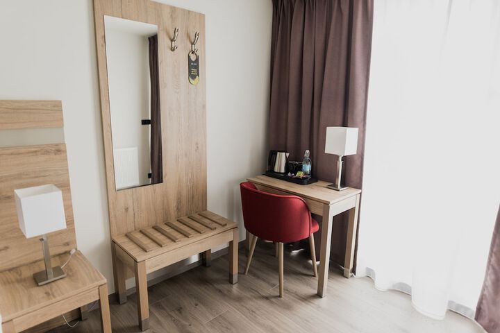 Room 15 of 122