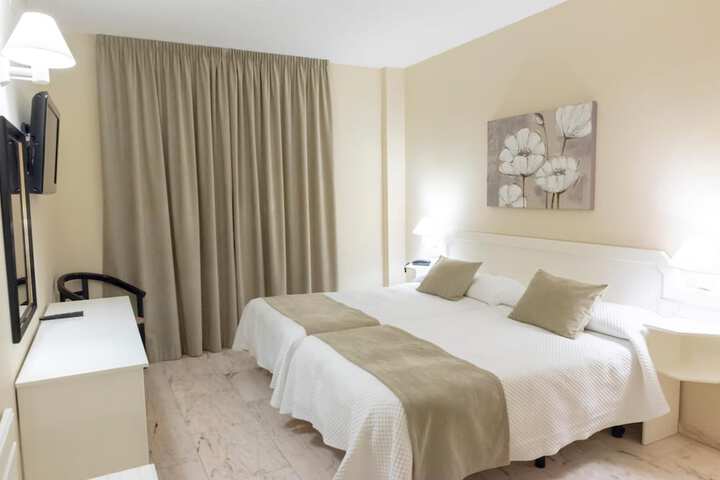 Room 27 of 70