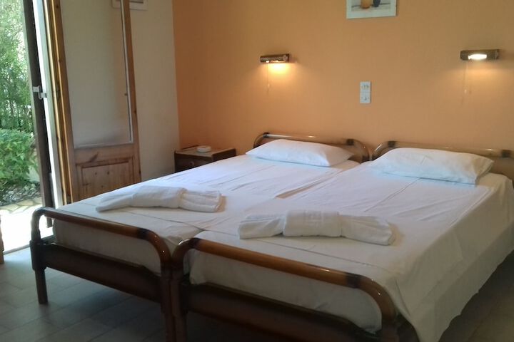 Room 3 of 129