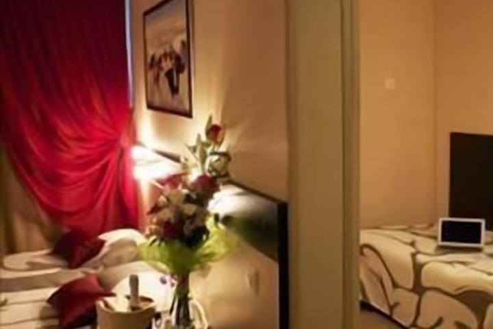 Room 16 of 44