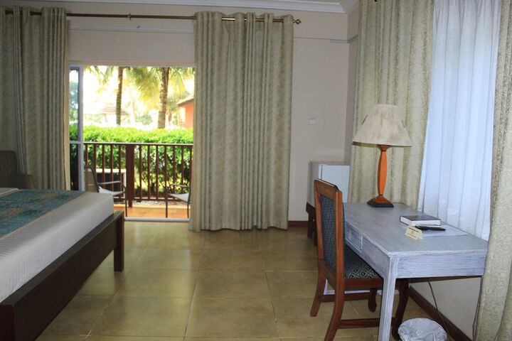 Room 18 of 108