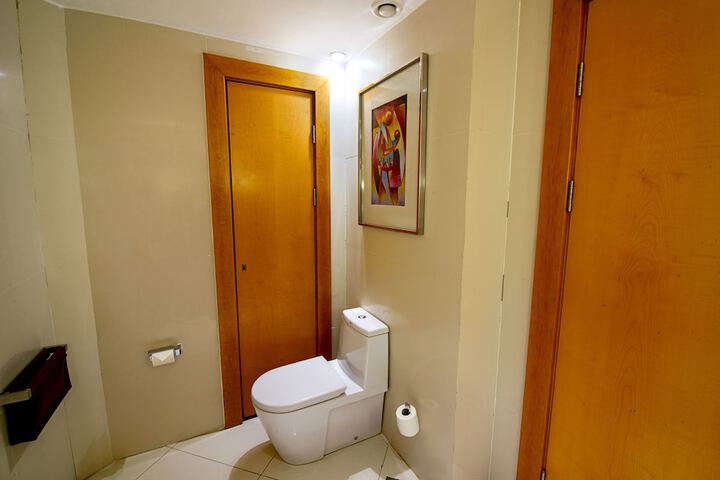 Room 42 of 64