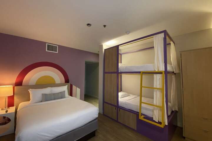 Room 16 of 118