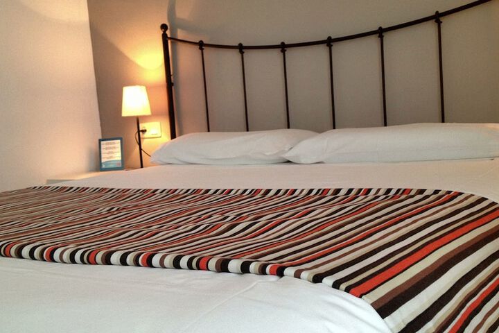 Room 34 of 104