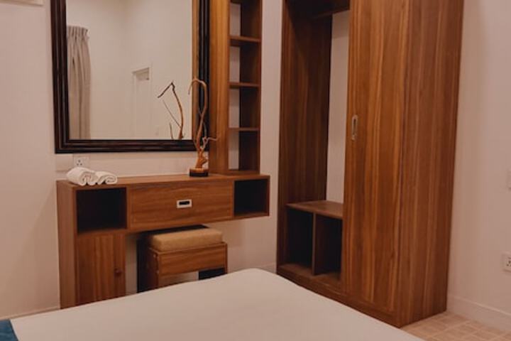 Room 11 of 21