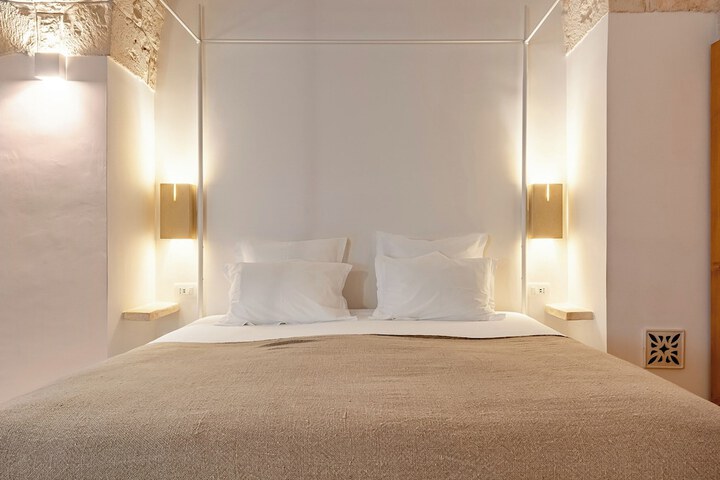 Room 18 of 78