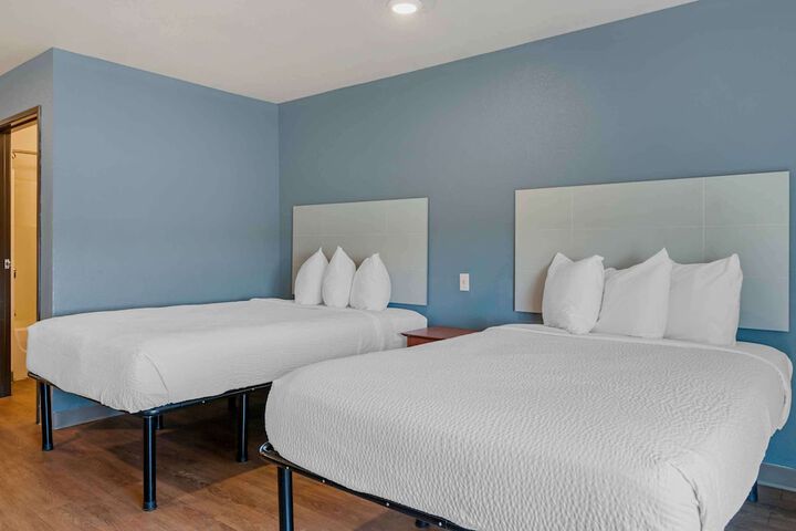 Standard Double Bed (8 of 10)