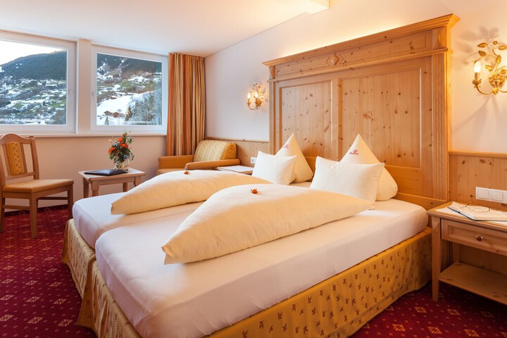 Room 3 of 75