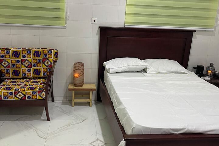 Room 9 of 28