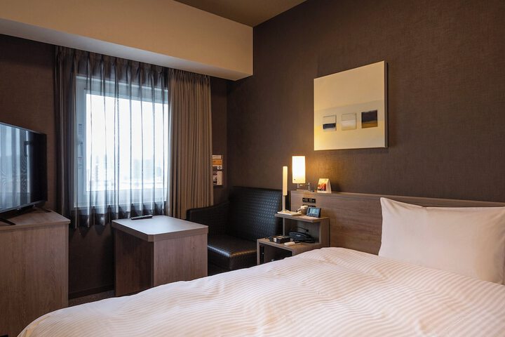 Room 14 of 32