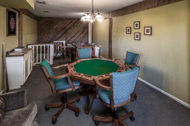 Room 7 of 28