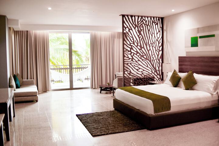 Room 27 of 74