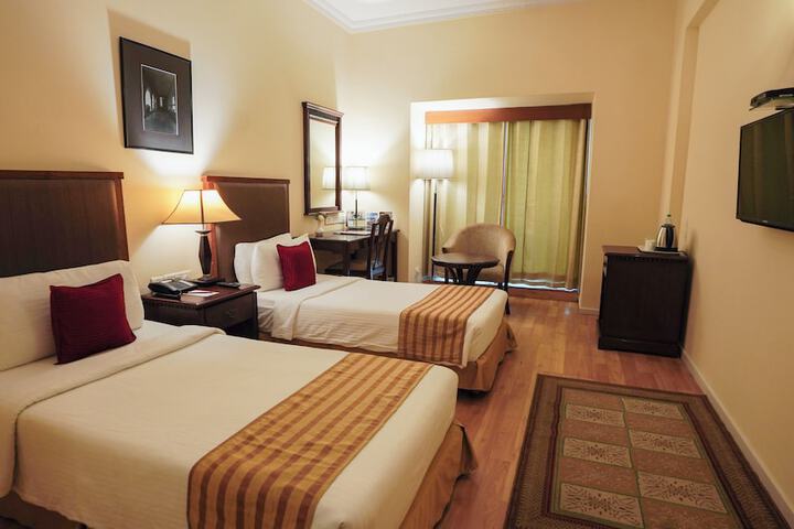 Room 14 of 52