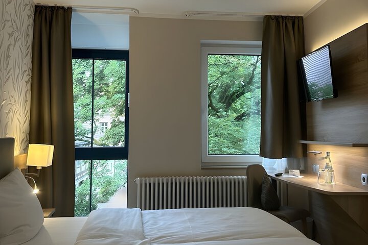 Room 15 of 31