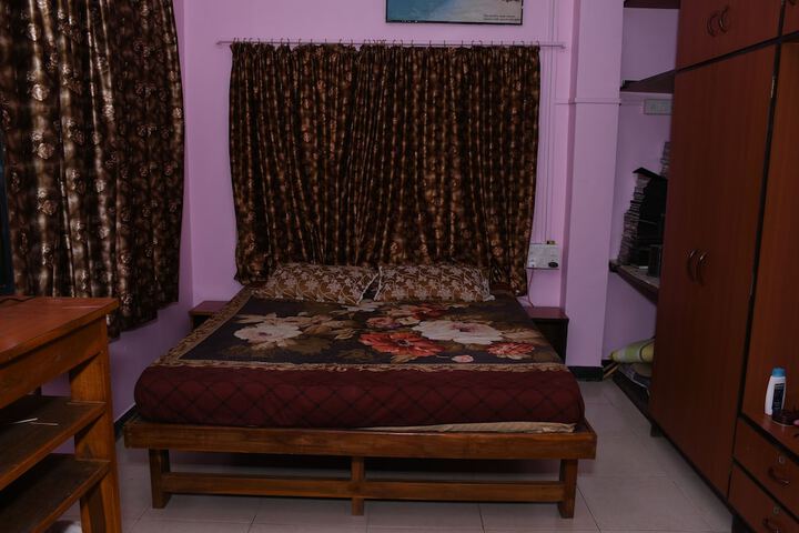 Room 3 of 65