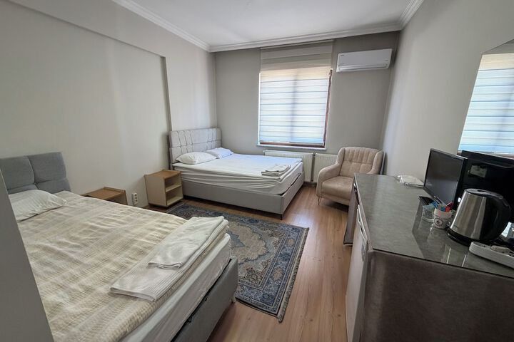 Room 13 of 21