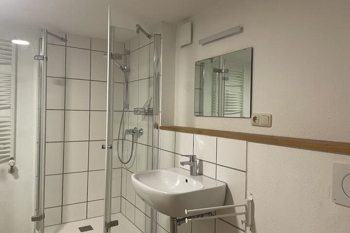 Room 42 of 97