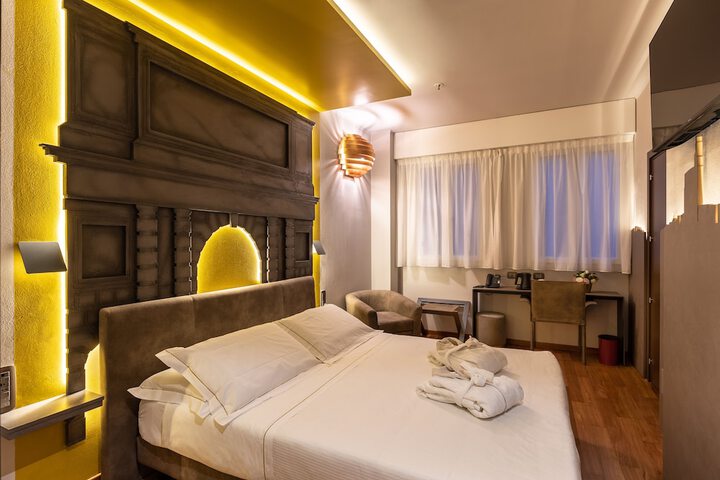 Room 42 of 84