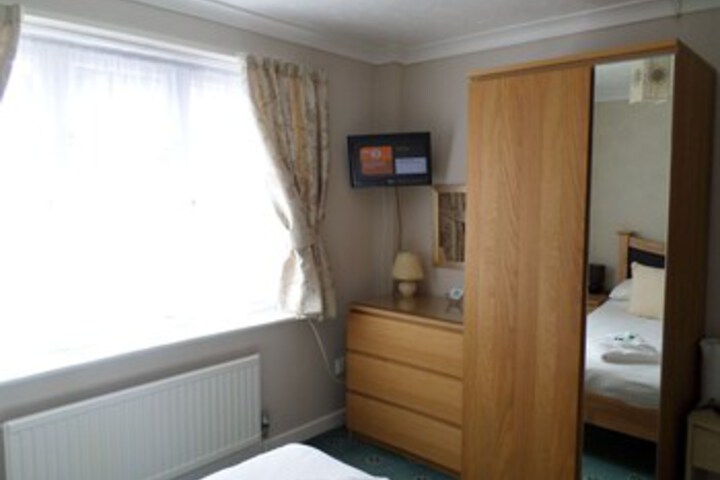 Room 35 of 77