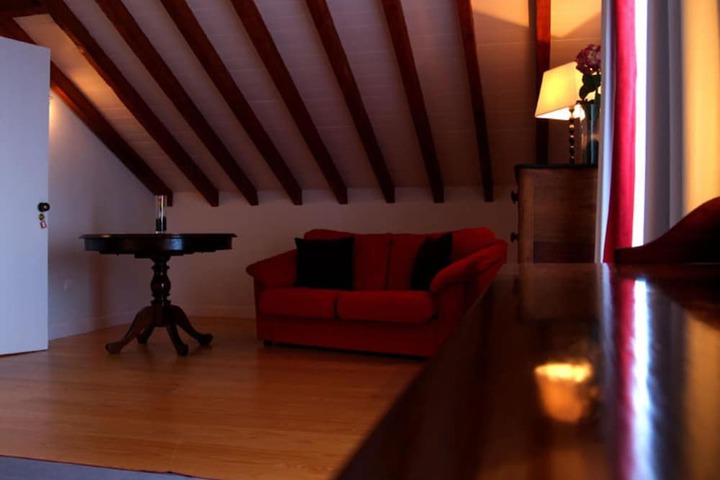 Room 12 of 36