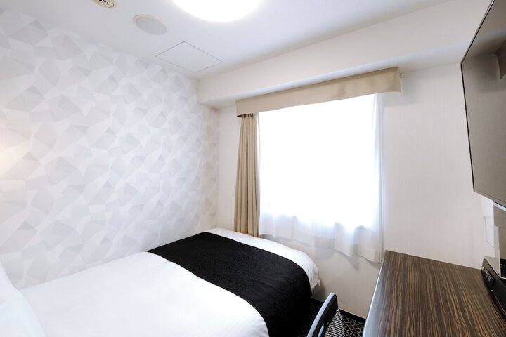 Room 8 of 52