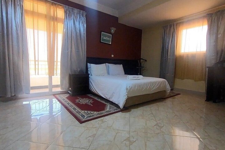 Room 2 of 6