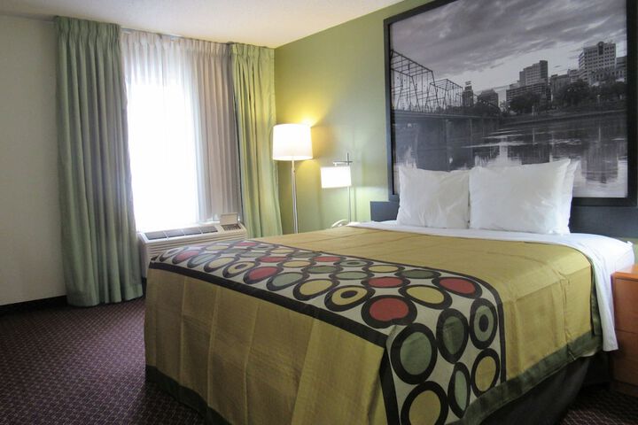 1 King Bed (3 of 20)