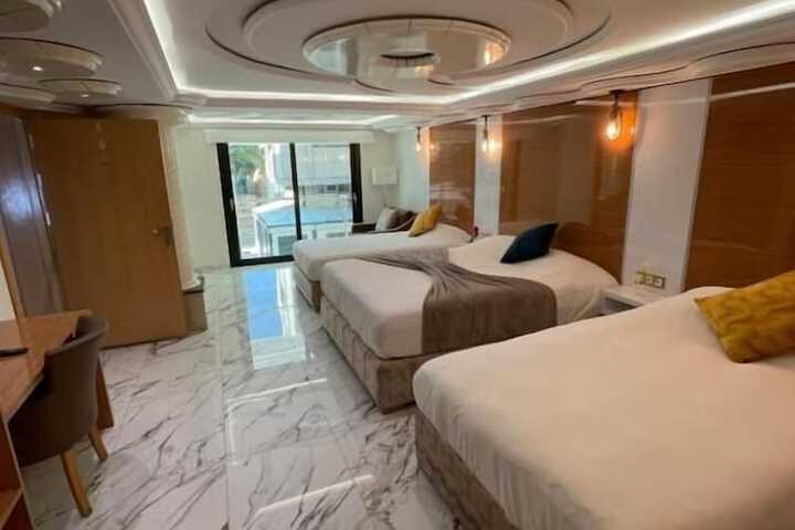 Room 22 of 28