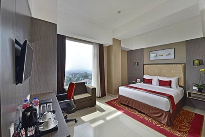 Room 12 of 51