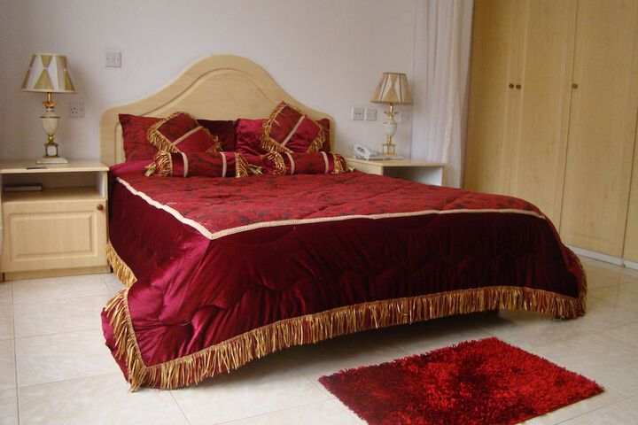 Room 10 of 27